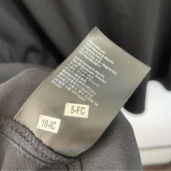 [4] H&M Black with Pink & White Floral Long Bell Sleeve Mini Dress - Picture 10 of 11